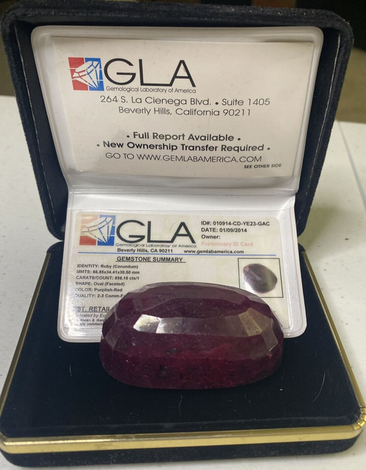 Ruby Corundum Oval Shape - Faceted - 898.15 Carats - GLA Certified