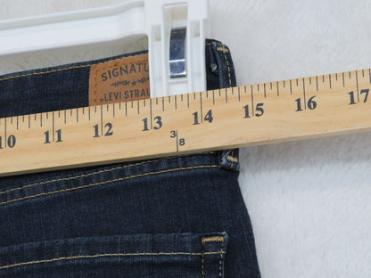 Levi Strauss Signature Gold Jean's - Women's 27W 30L - Mid Rise Bootcut