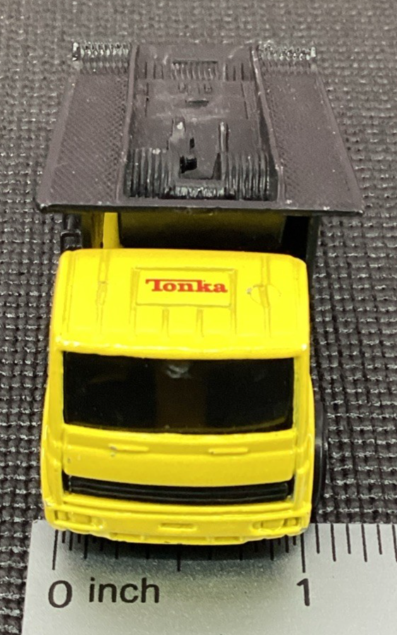 2000 Maisto Tonka Hasbro Lloyd's Towing Service Tow Truck