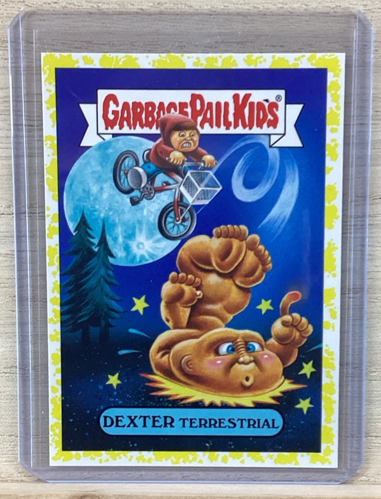 2018 Topps Garbage Pail Kids - Dexter Terrestrial - Yellow