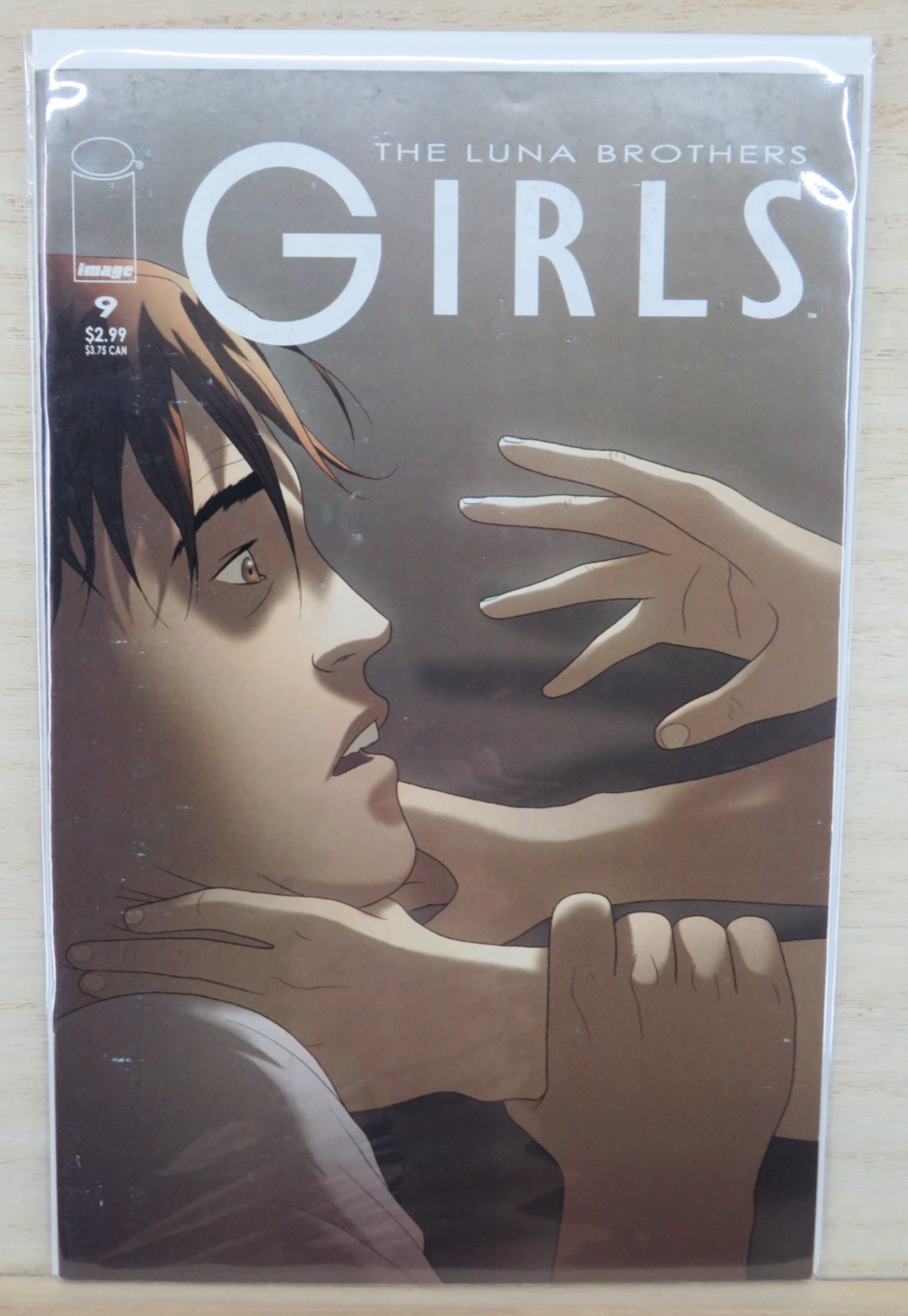 Girls #9 - January 2006 - The Luna Brothers - Image Comics