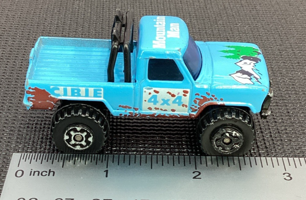 MATCHBOX MB 57  4X4 MINI PICKUP POWDER BLUE MOUNTAIN MAN OFF ROAD 1:64
