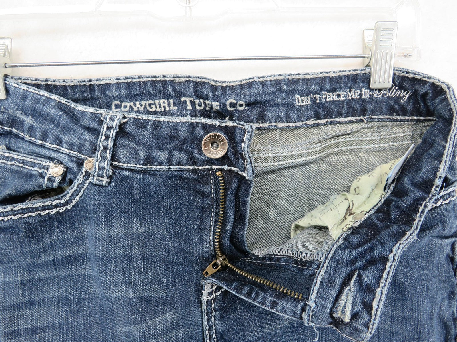 Cowgirl Tuff Co Jeans Women's W:30 L:33 Bootcut Embroidered Sequin Back Pockets