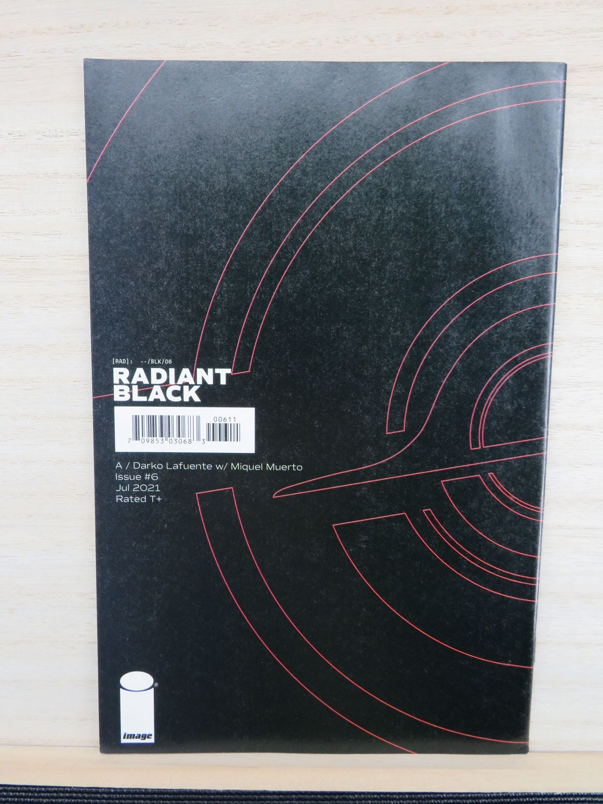 Radiant Black #6 Jul 2021 - Image Comic - Cover A