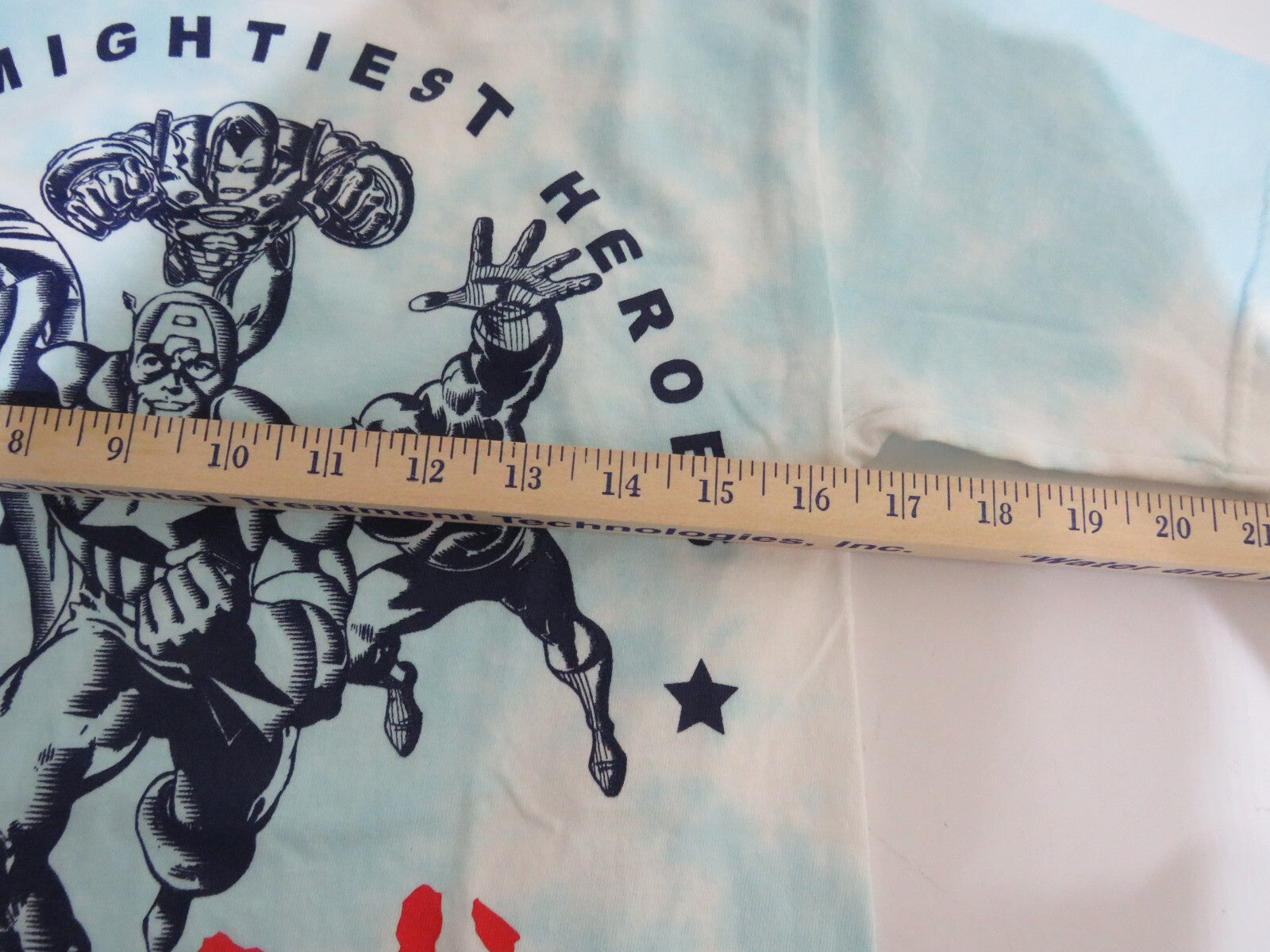 Avengers Earth's Mightiest Heroes T Shirt - Size Small