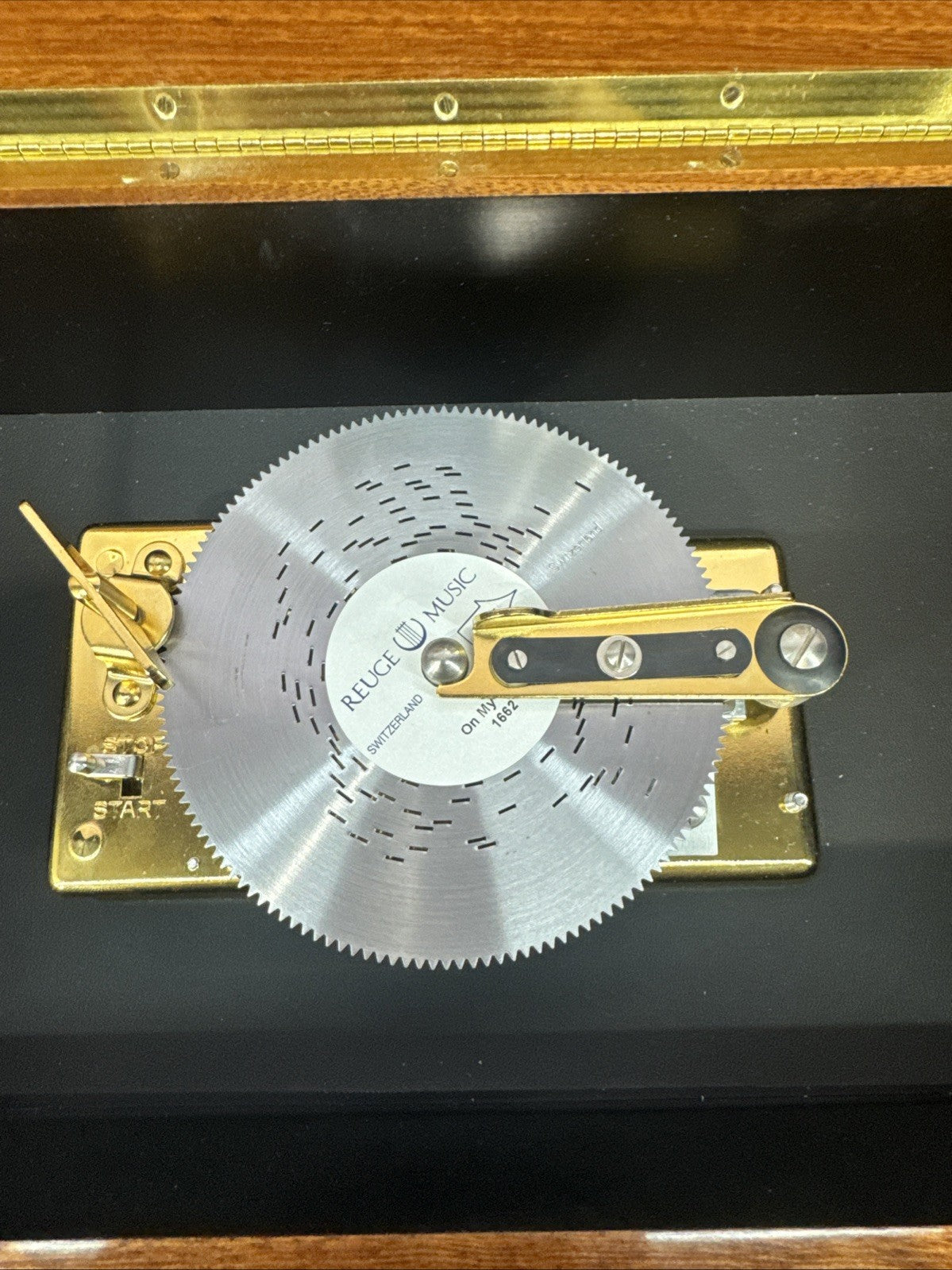 Reuge Music Disc Music Box With Extra Discs Hand Made 12-1/2" x 8" x 4"