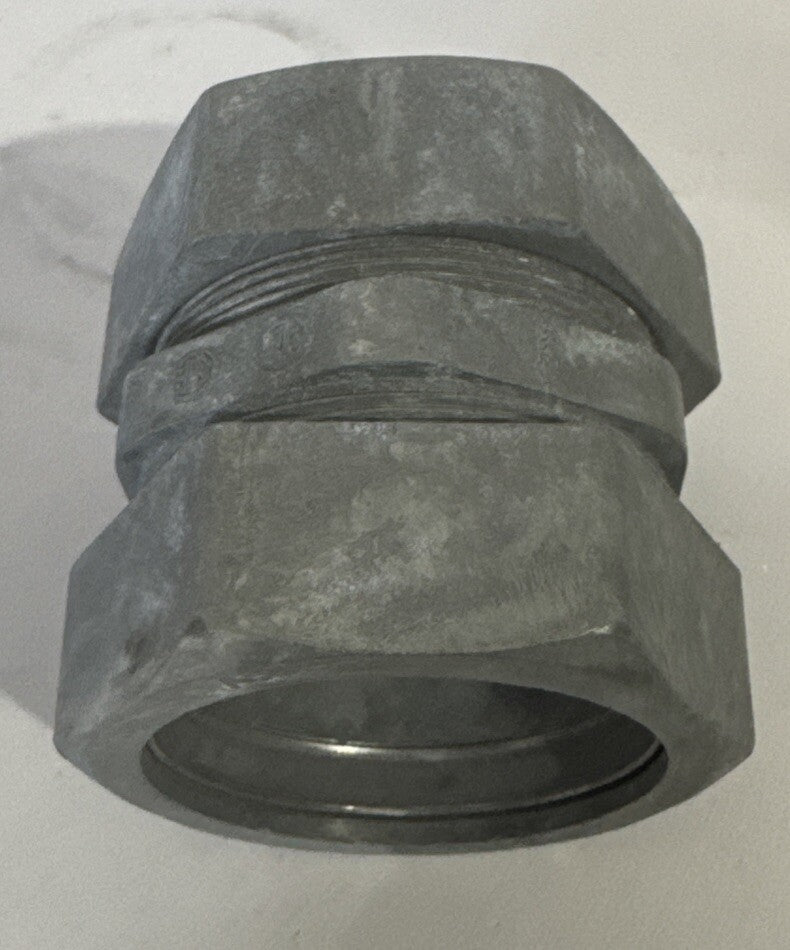 Bridgeport 1-3/4" EMT conduit compression coupling - Box Of 10