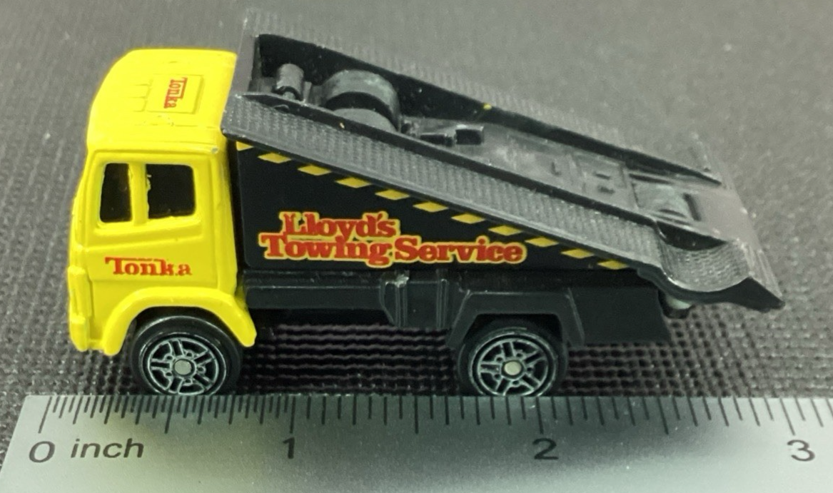 2000 Maisto Tonka Hasbro Lloyd's Towing Service Tow Truck
