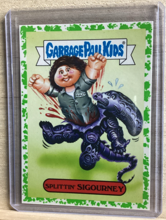2018 Topps Garbage Pail Kids - Splittin Sigourney - Green