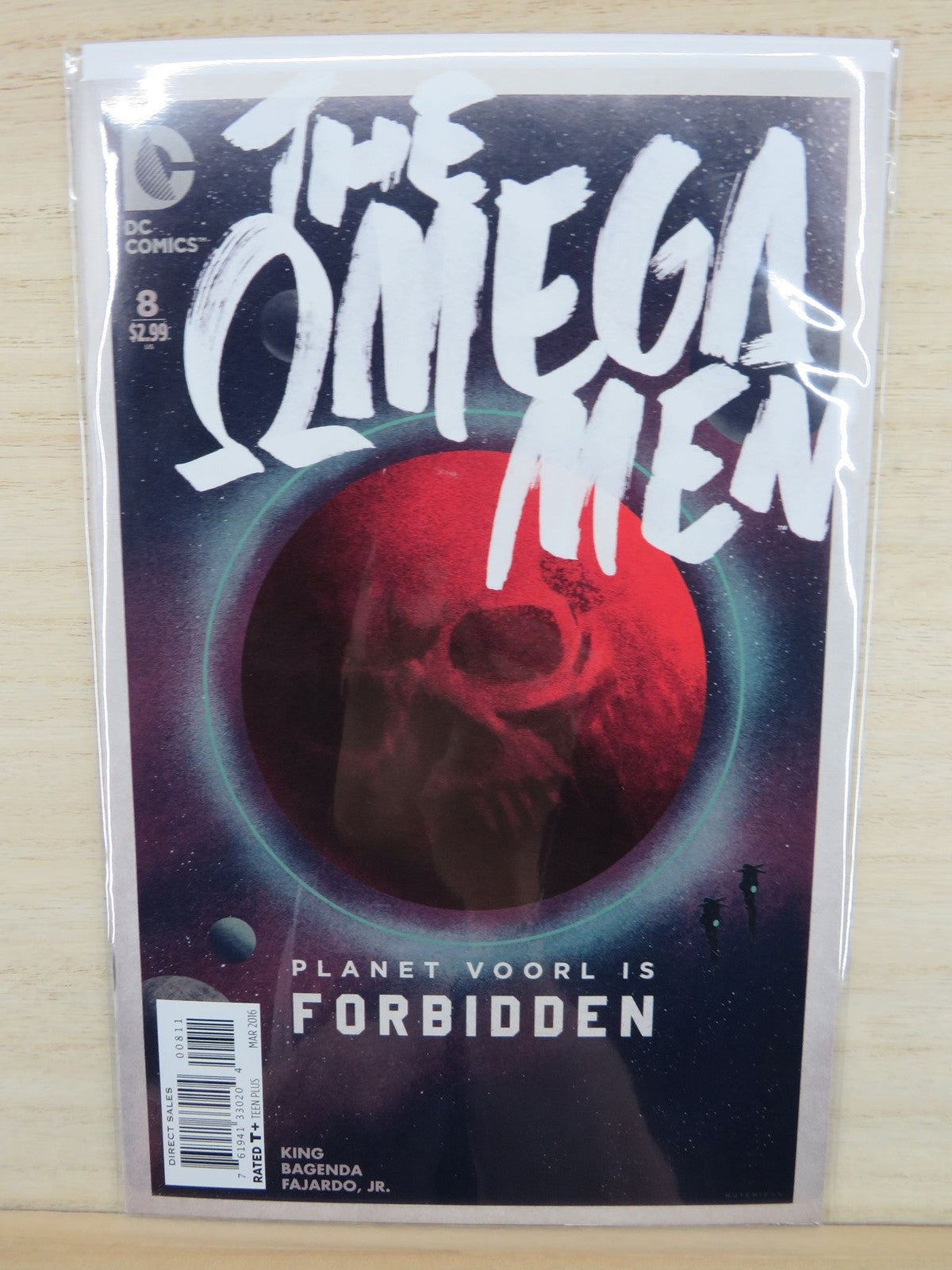 The Omega Men #8 Mar 2016 Planet Voorl Is Forbidden - DC Comic