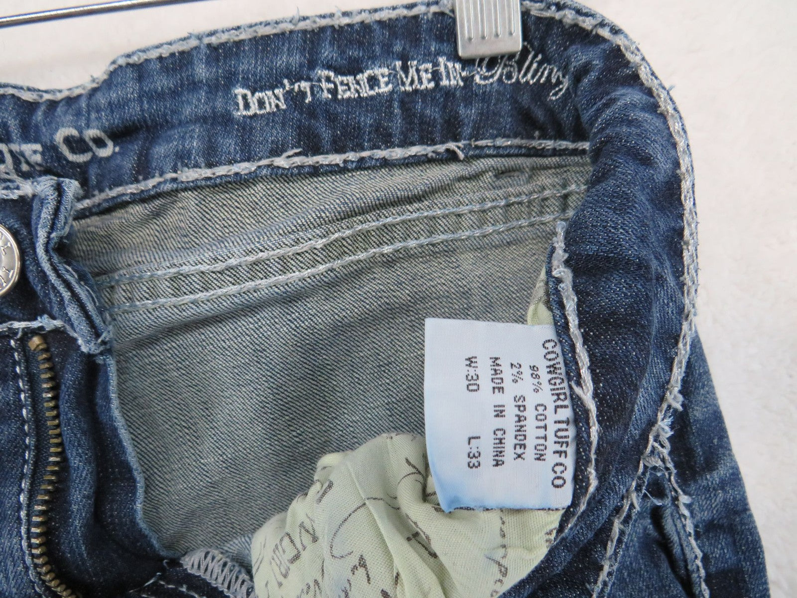Cowgirl Tuff Co Jeans Women's W:30 L:33 Bootcut Embroidered Sequin Back Pockets