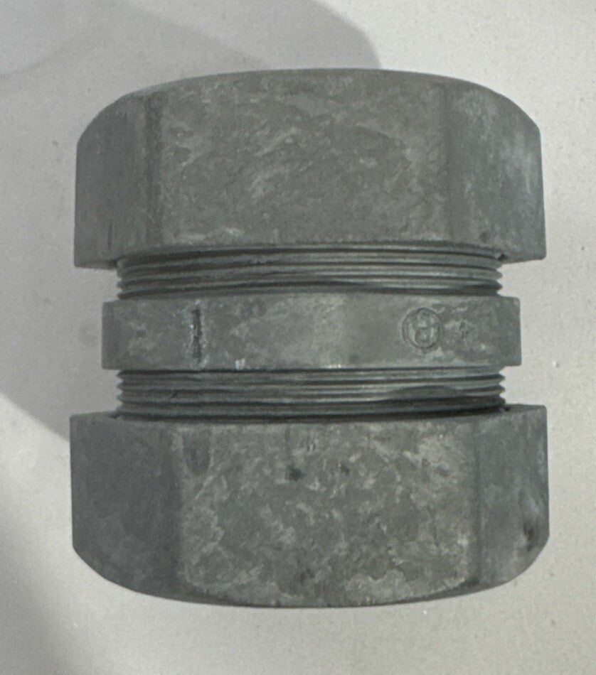 Bridgeport 1-3/4" EMT conduit compression coupling - Box Of 10