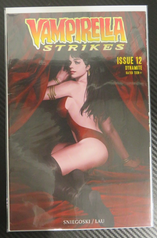 VAMPIRELLA STRIKES #12 Cover C - DYNAMITE COMIC
