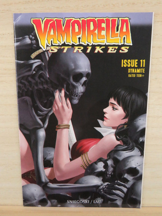 Vampirella Strikes #11 - Dynamite Comic - 2023
