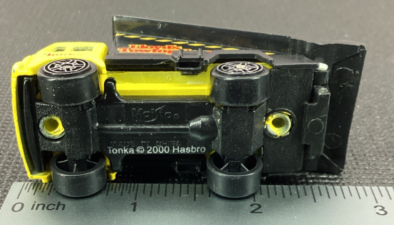 2000 Maisto Tonka Hasbro Lloyd's Towing Service Tow Truck