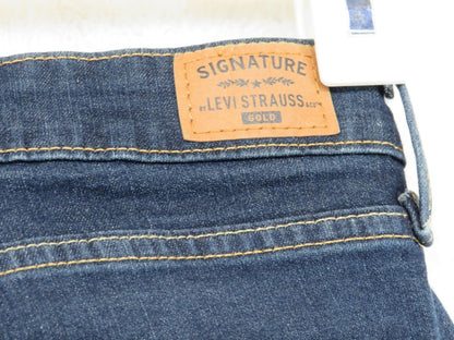 Levi Strauss Signature Gold Jean's - Women's 27W 30L - Mid Rise Bootcut