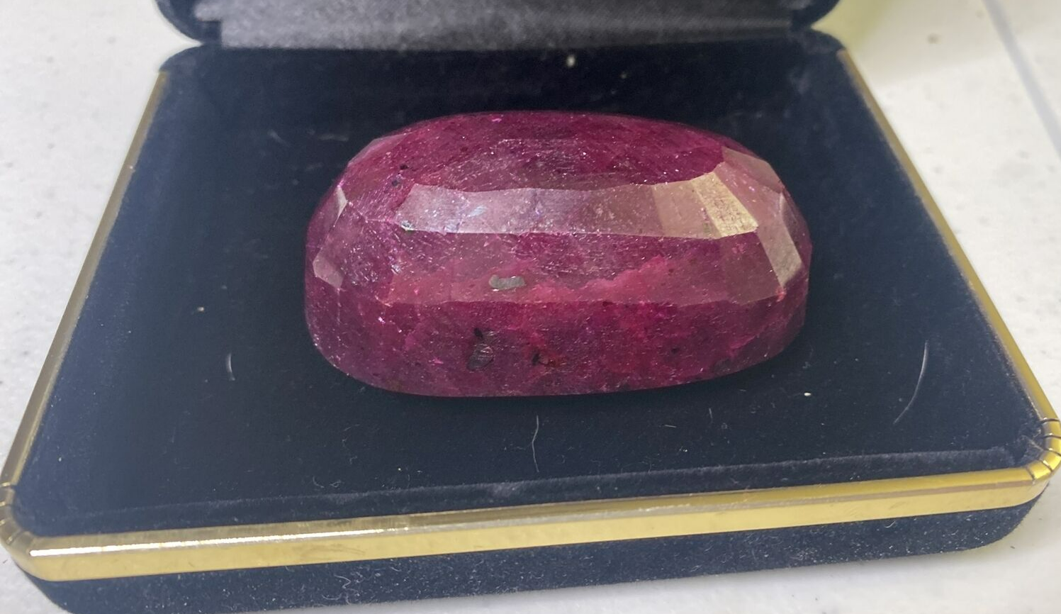 Ruby Corundum Oval Shape - Faceted - 898.15 Carats - GLA Certified