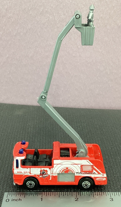 1981 Matchbox Snorkel Fire Truck 1091 - Metro Alarm MA-ST1